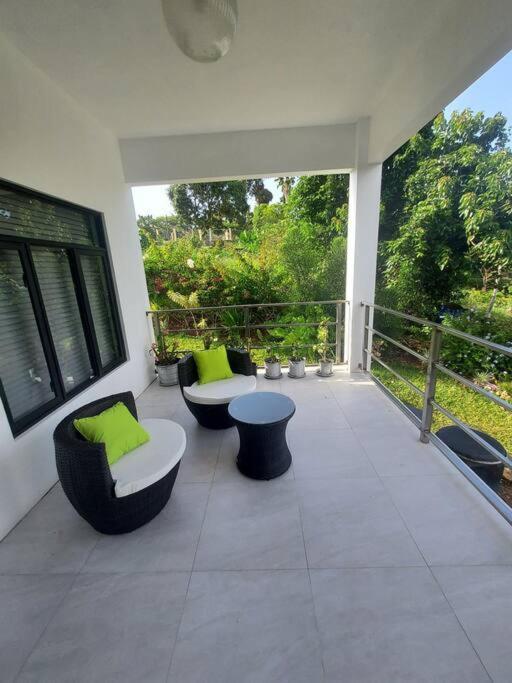 The Willow Apartment Ocho Rios Bagian luar foto