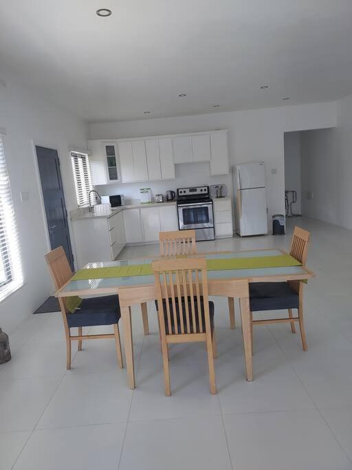 The Willow Apartment Ocho Rios Bagian luar foto