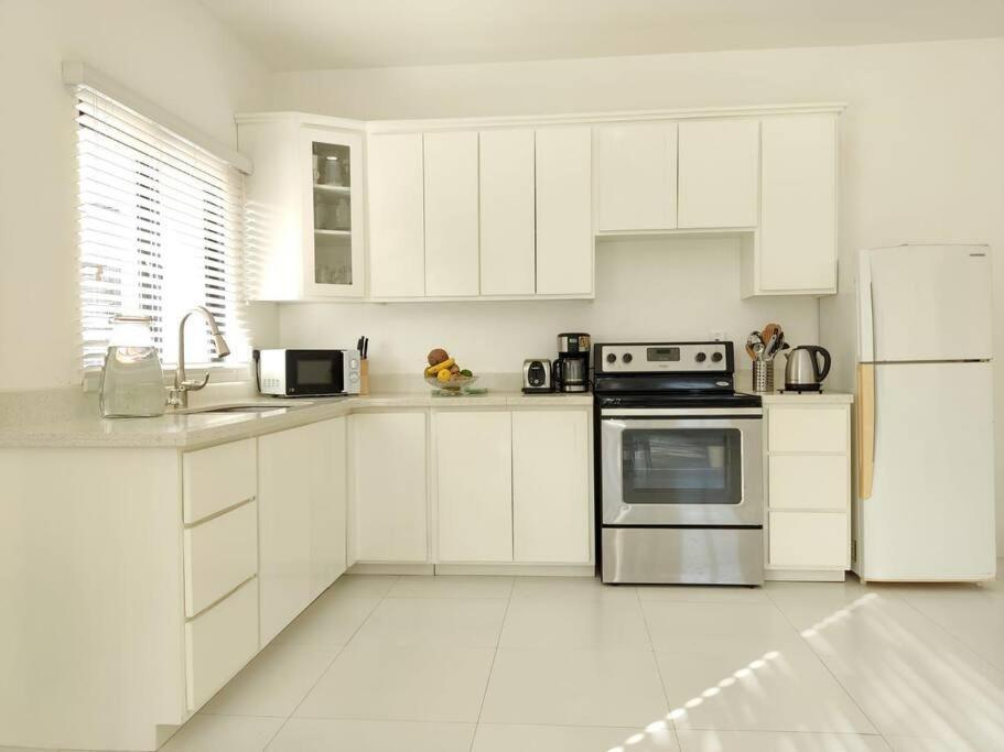 The Willow Apartment Ocho Rios Bagian luar foto